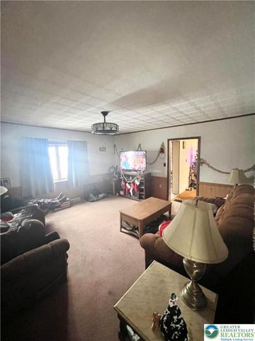 438 WHITE Street, Weissport Boro, PA 18235