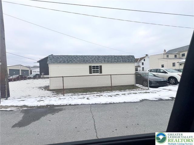 438 WHITE Street, Weissport Boro, PA 18235