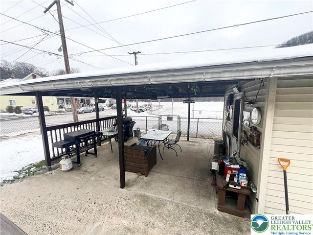 438 WHITE Street, Weissport Boro, PA 18235