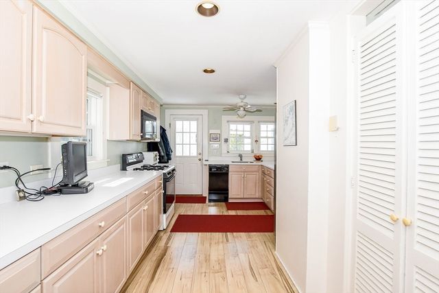 35 Main Street, Mattapoisett, MA 02739