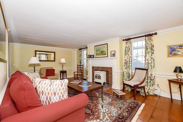 35 Main Street, Mattapoisett, MA 02739