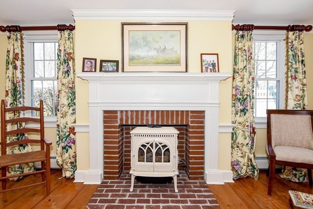 35 Main Street, Mattapoisett, MA 02739