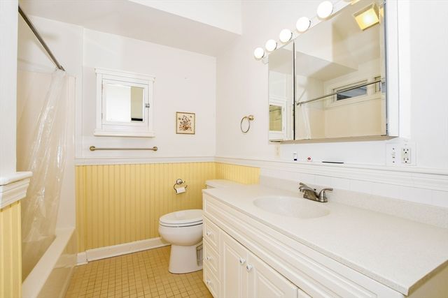 35 Main Street, Mattapoisett, MA 02739