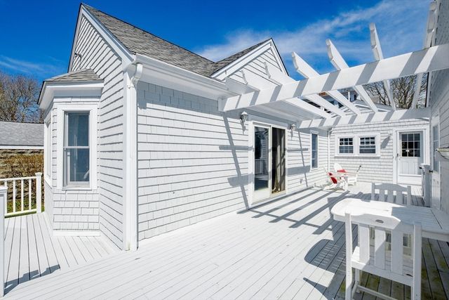 35 Main Street, Mattapoisett, MA 02739