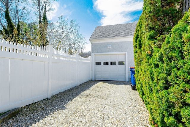 35 Main Street, Mattapoisett, MA 02739