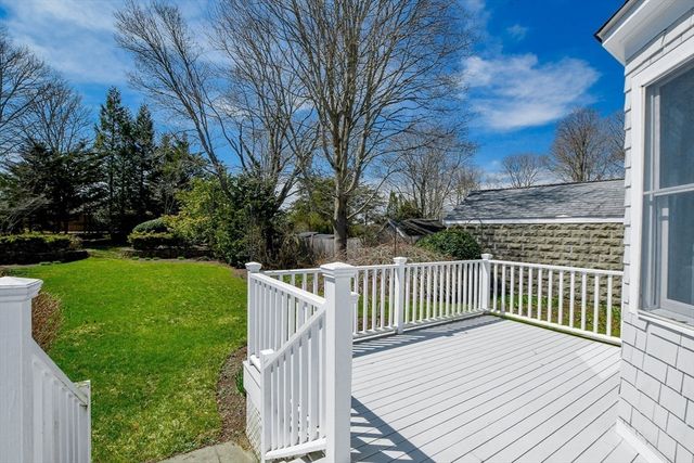 35 Main Street, Mattapoisett, MA 02739