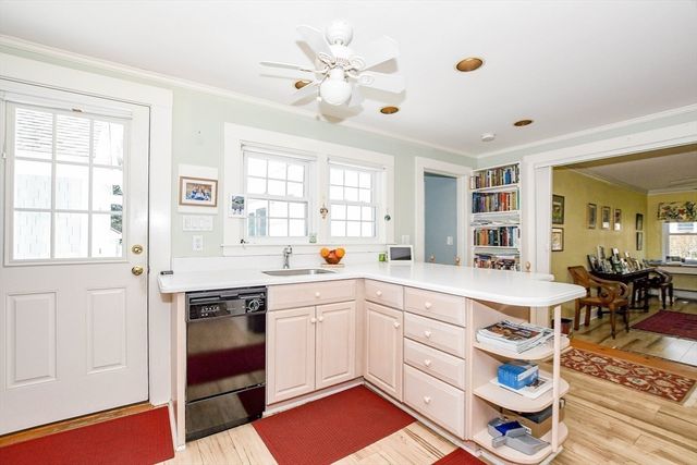 35 Main Street, Mattapoisett, MA 02739