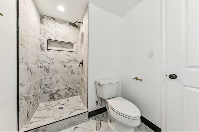 7801 S Eberhart Avenue, Chicago, IL 60619