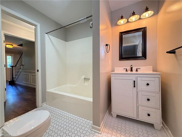 185 Heatherton Way, Winston-salem, NC 27104