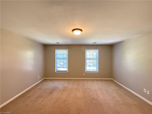 185 Heatherton Way, Winston-salem, NC 27104