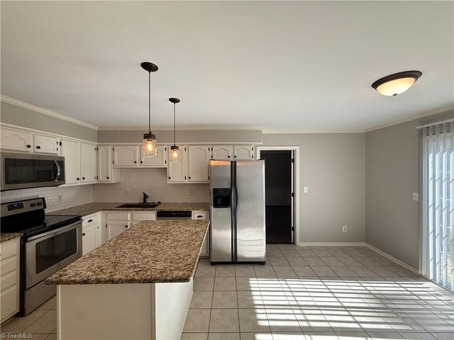 185 Heatherton Way, Winston-salem, NC 27104
