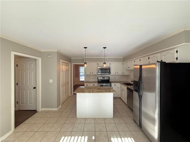 185 Heatherton Way, Winston-salem, NC 27104