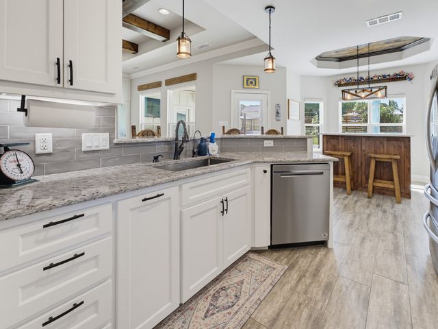 2807 Sky Harbour Drive, Granbury, TX 76049