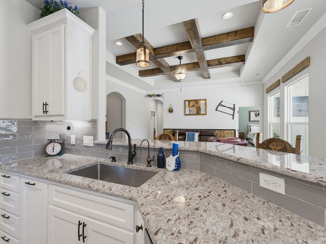 2807 Sky Harbour Drive, Granbury, TX 76049