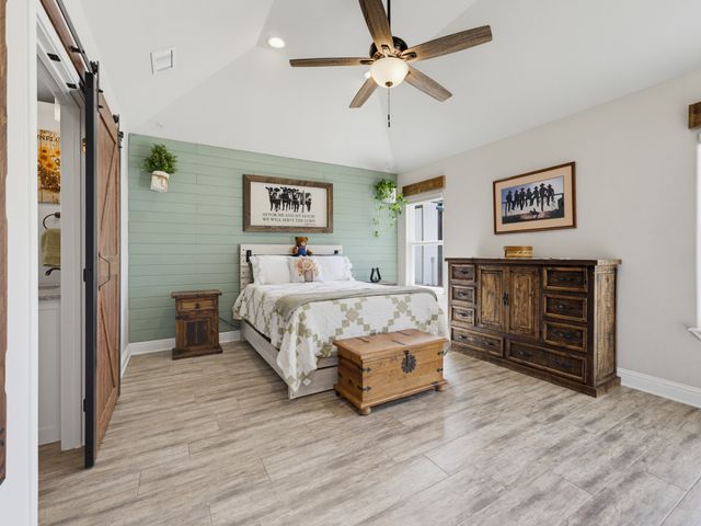 2807 Sky Harbour Drive, Granbury, TX 76049