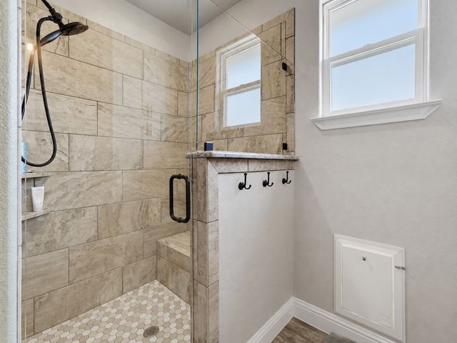 2807 Sky Harbour Drive, Granbury, TX 76049