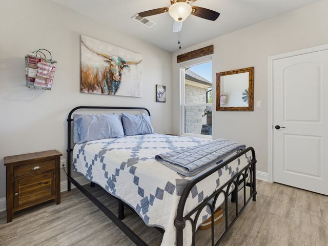2807 Sky Harbour Drive, Granbury, TX 76049