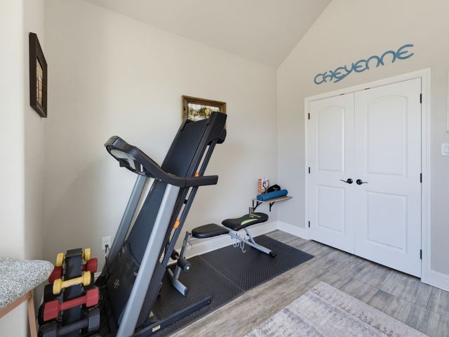 2807 Sky Harbour Drive, Granbury, TX 76049