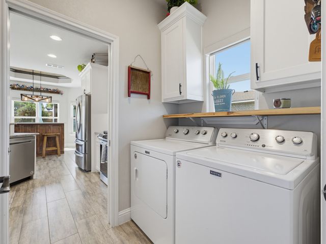 2807 Sky Harbour Drive, Granbury, TX 76049