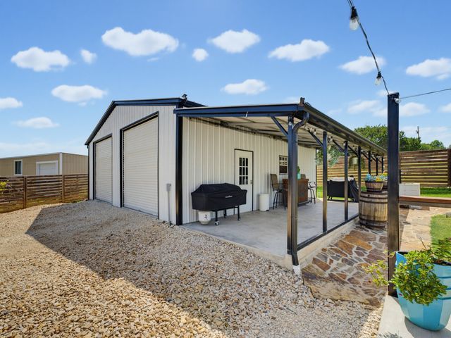 2807 Sky Harbour Drive, Granbury, TX 76049