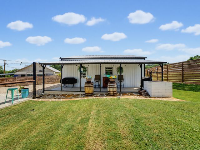 2807 Sky Harbour Drive, Granbury, TX 76049