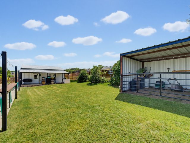 2807 Sky Harbour Drive, Granbury, TX 76049