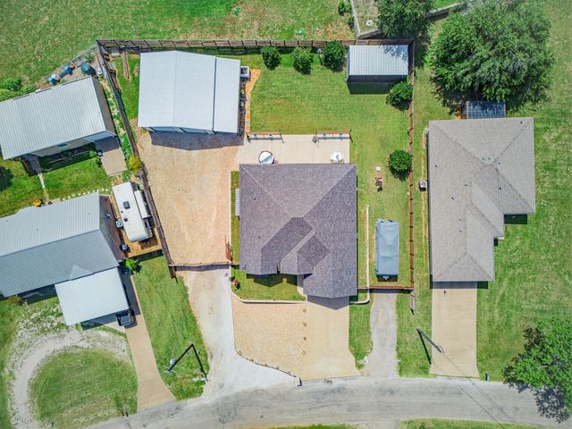 2807 Sky Harbour Drive, Granbury, TX 76049
