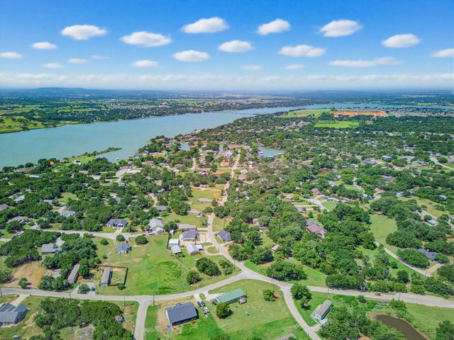 2807 Sky Harbour Drive, Granbury, TX 76049