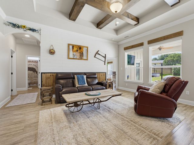 2807 Sky Harbour Drive, Granbury, TX 76049