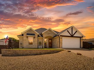 2807 Sky Harbour Drive, Granbury, TX 76049