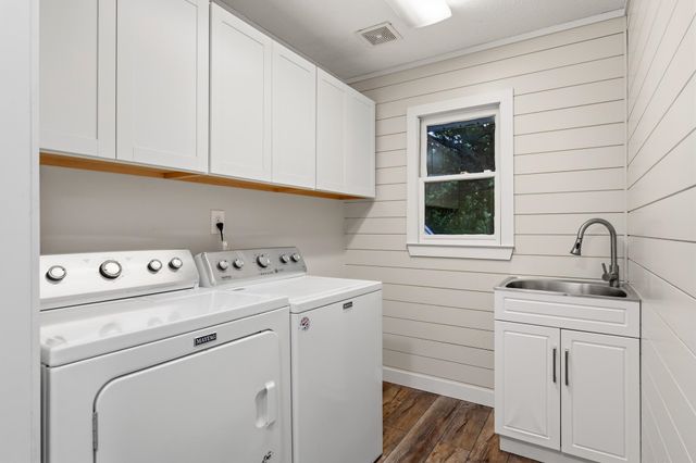 1014 E Queen Street, Pendleton, SC 29670