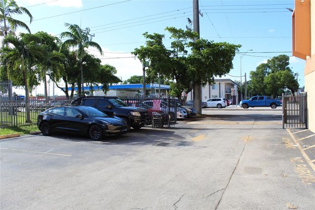 6780 W 2nd Court 401, Hialeah, FL 33012