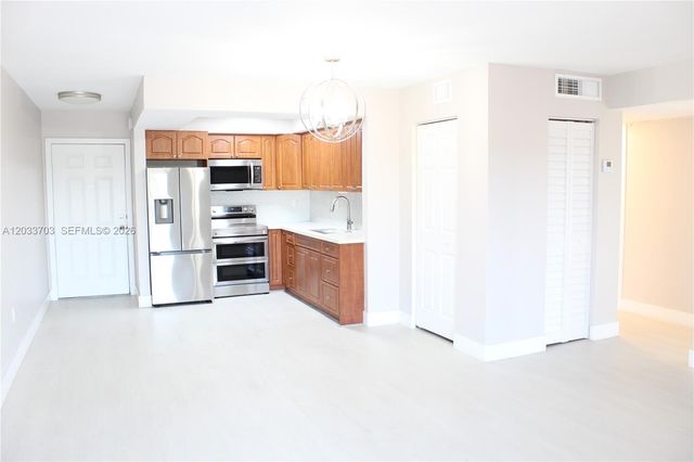 6780 W 2nd Court 401, Hialeah, FL 33012
