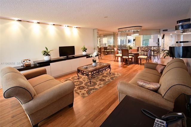 10315 NW 24th Pl 101, Sunrise, FL 33322