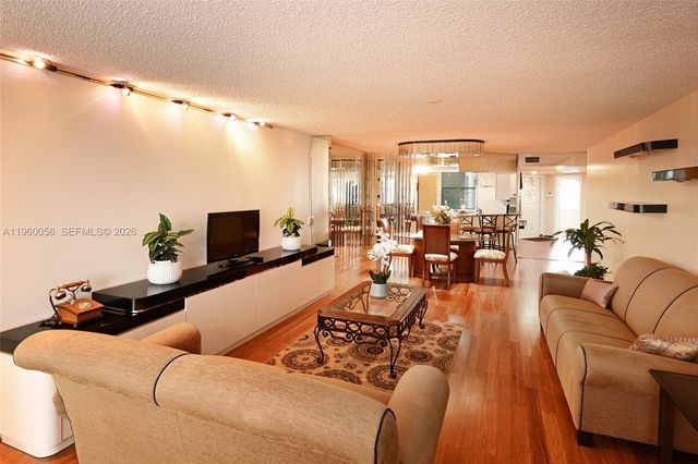 10315 NW 24th Pl 101, Sunrise, FL 33322