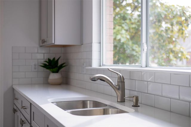 10911 Claywood DR, Austin, TX 78753