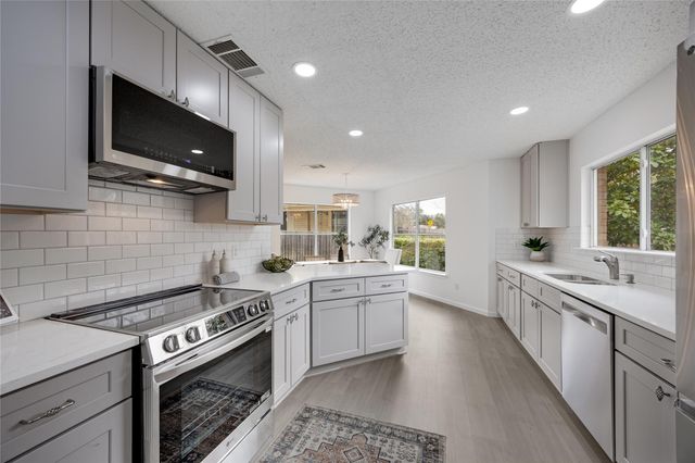 10911 Claywood DR, Austin, TX 78753