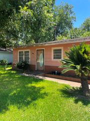 502 Breezy Lane, Wharton, TX 77488