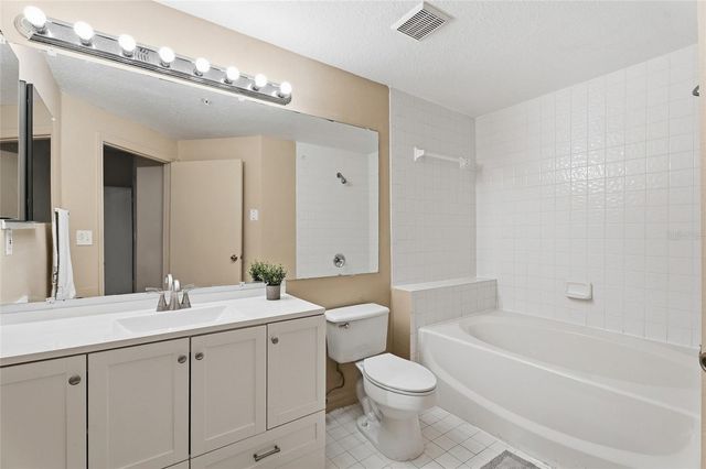 5512 METROWEST BOULEVARD 201, Orlando, FL 32811