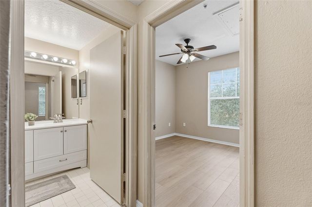 5512 METROWEST BOULEVARD 201, Orlando, FL 32811