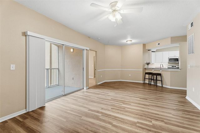 5512 METROWEST BOULEVARD 201, Orlando, FL 32811