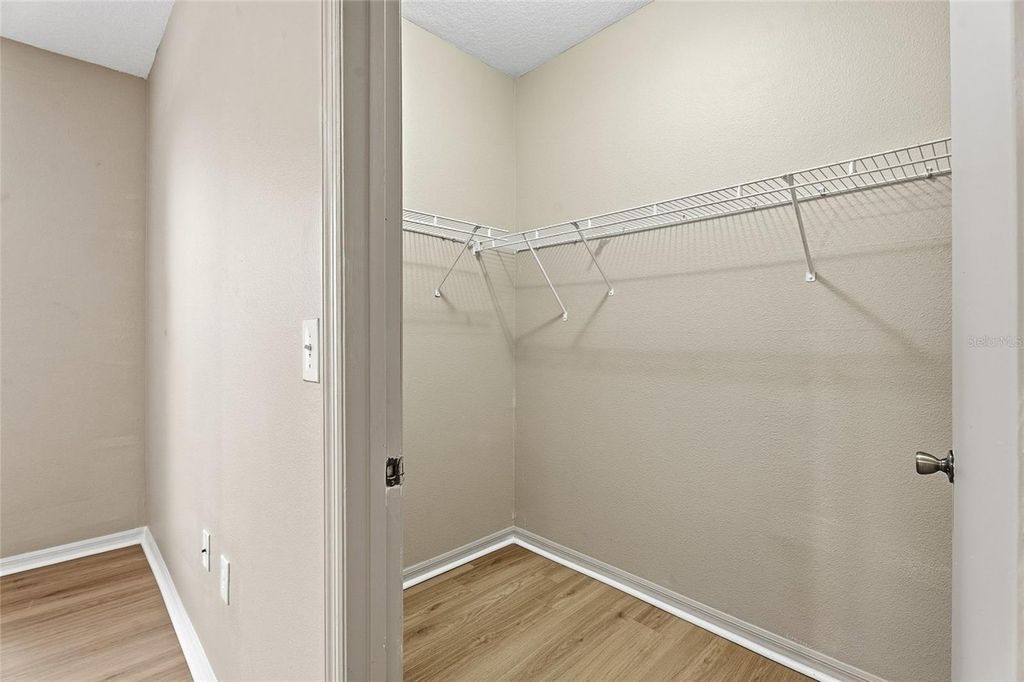 Image 12 of property listing at 5512 METROWEST BOULEVARD 201, Orlando, FL 32811