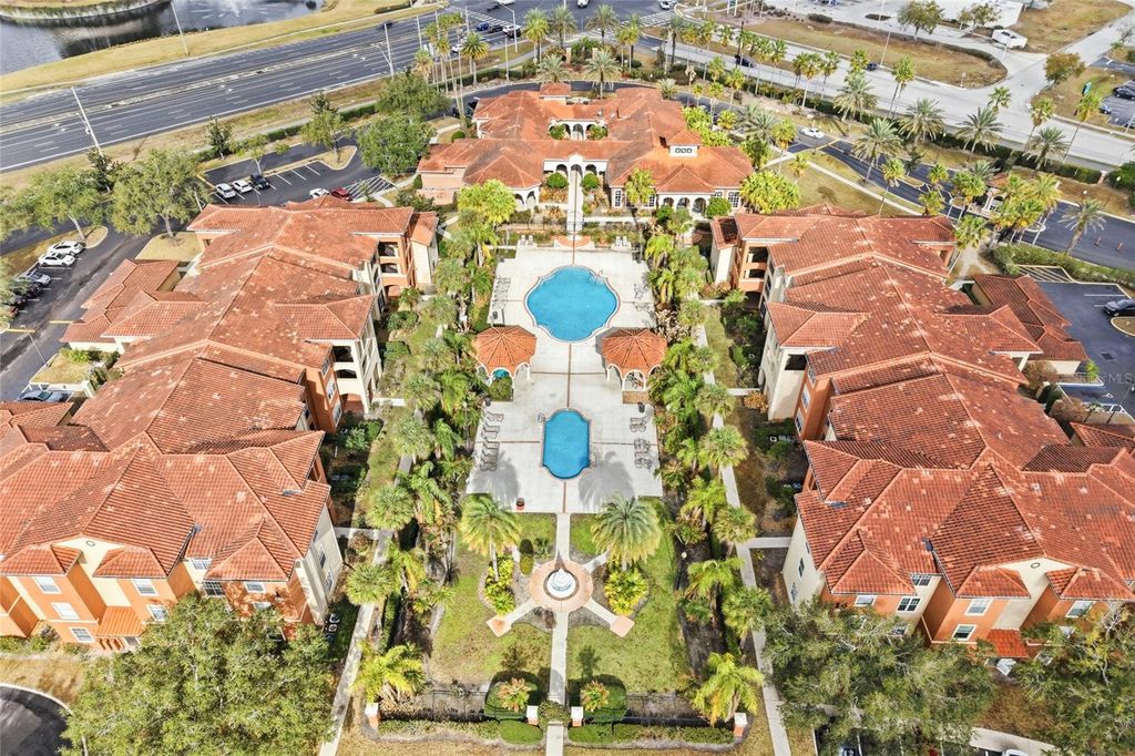 Image 32 of property listing at 5512 METROWEST BOULEVARD 201, Orlando, FL 32811