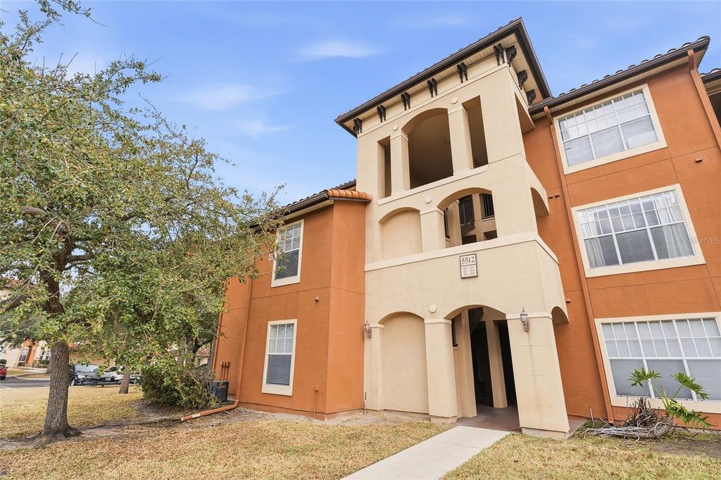 Image 33 of property listing at 5512 METROWEST BOULEVARD 201, Orlando, FL 32811