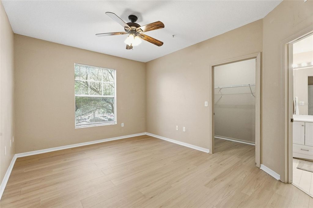 Image 9 of property listing at 5512 METROWEST BOULEVARD 201, Orlando, FL 32811