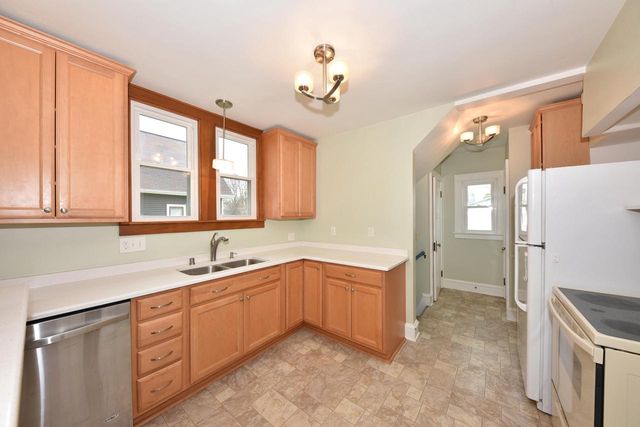 6425 W Chambers STREET, Milwaukee, WI 53210