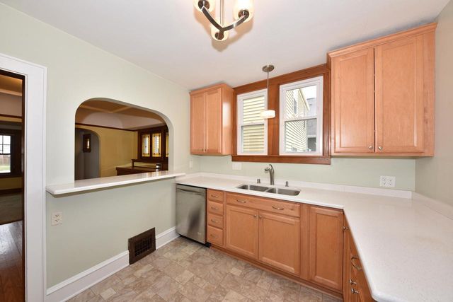 6425 W Chambers STREET, Milwaukee, WI 53210