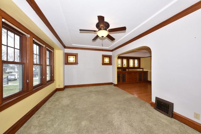 6425 W Chambers STREET, Milwaukee, WI 53210