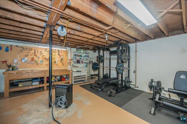 6521 Hughitt Ave, Superior, WI 54880