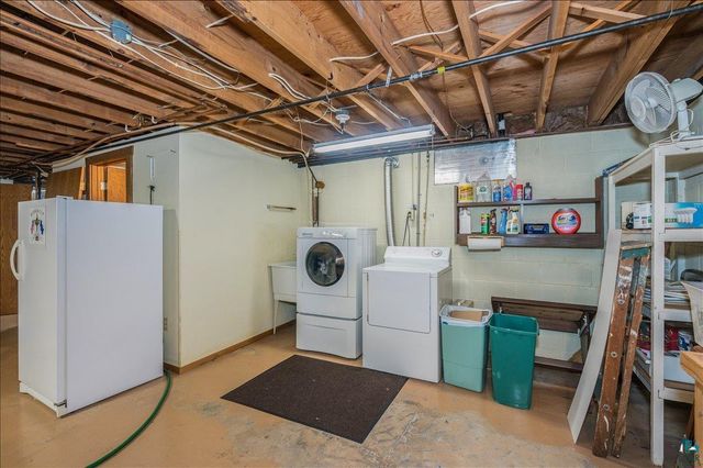6521 Hughitt Ave, Superior, WI 54880